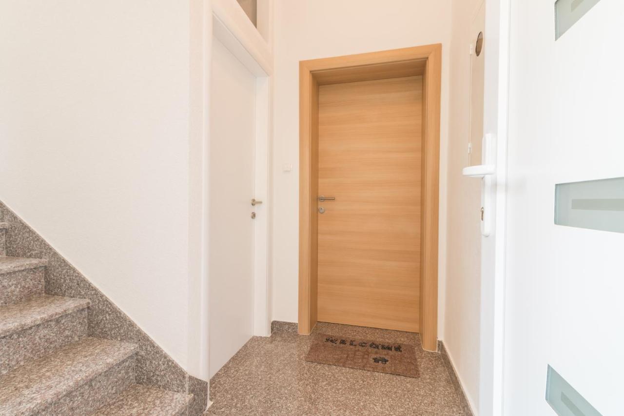 Apartments Lusani Split Exterior foto
