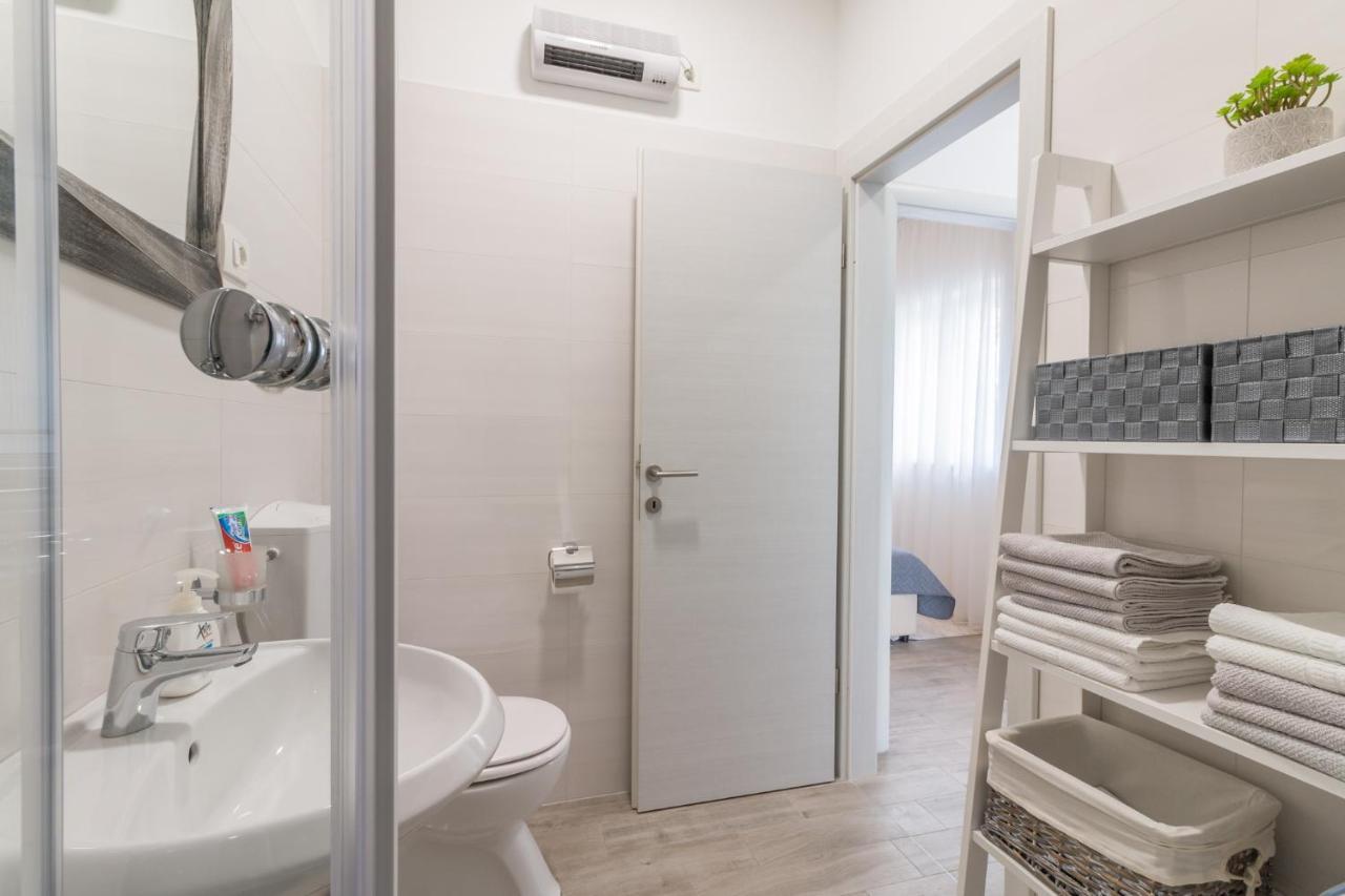 Apartments Lusani Split Exterior foto